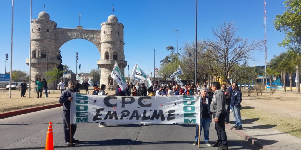 El Suoem paralizó la actividad del municipio con reclamos