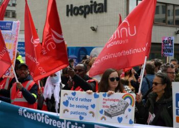 Histórica huelga de médicos en el Reino Unido