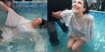 Entre lágrimas y arrepentida de su pasado, Andrea Rincón tuvo un emotivo bautismo