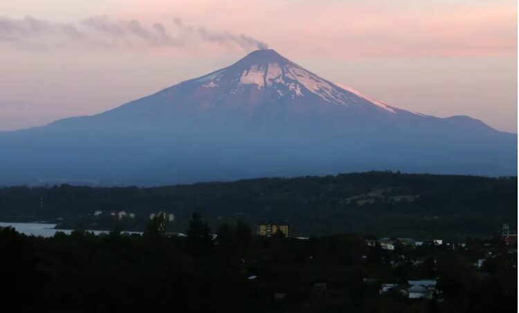 Elevan a naranja el nivel de alerta por mayor actividad sísmica del volcán Villarica