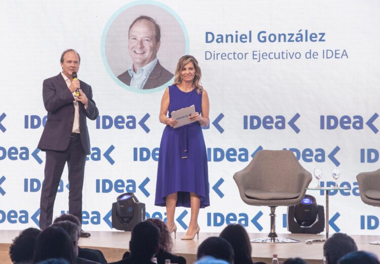 La reducción de la jornada laboral se metió en el coloquio de Idea