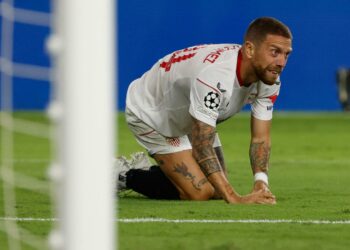 El «Papu» Gómez, sancionado por dos años tras dar positivo en prueba de dopaje