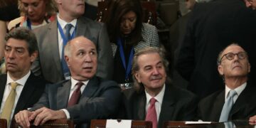 La comisión de juicio político de Diputados notificó los cargos provisionales a jueces de la Corte
