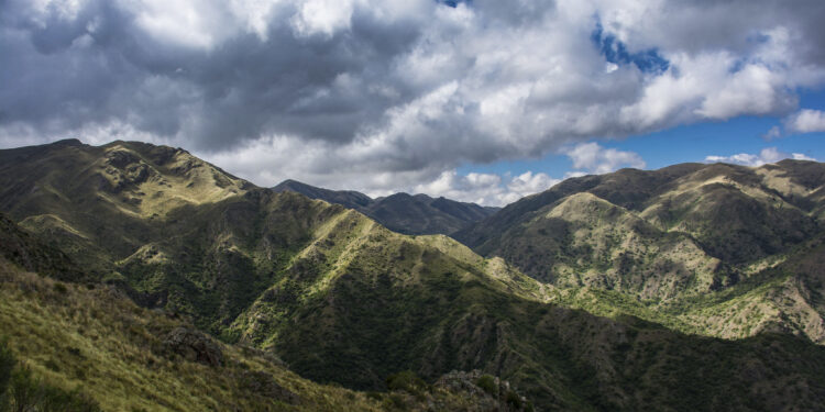 Valles, cerros y lagunas: los lugares de Córdoba idóneos para disfrutar la primavera