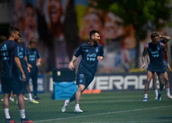 Scaloni en duda por la titularidad de Messi ante Perú: «Tomaremos la decisión mañana»