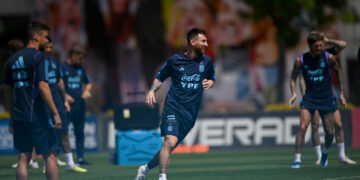 Scaloni en duda por la titularidad de Messi ante Perú: «Tomaremos la decisión mañana»