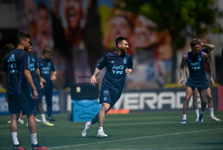 Scaloni en duda por la titularidad de Messi ante Perú: "Tomaremos la decisión mañana"