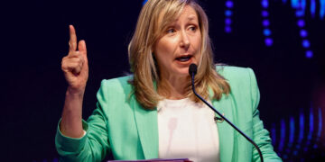 Para Bregman, Massa y Milei “no son lo mismo». Y anticipó qué posición tomará la izquierda