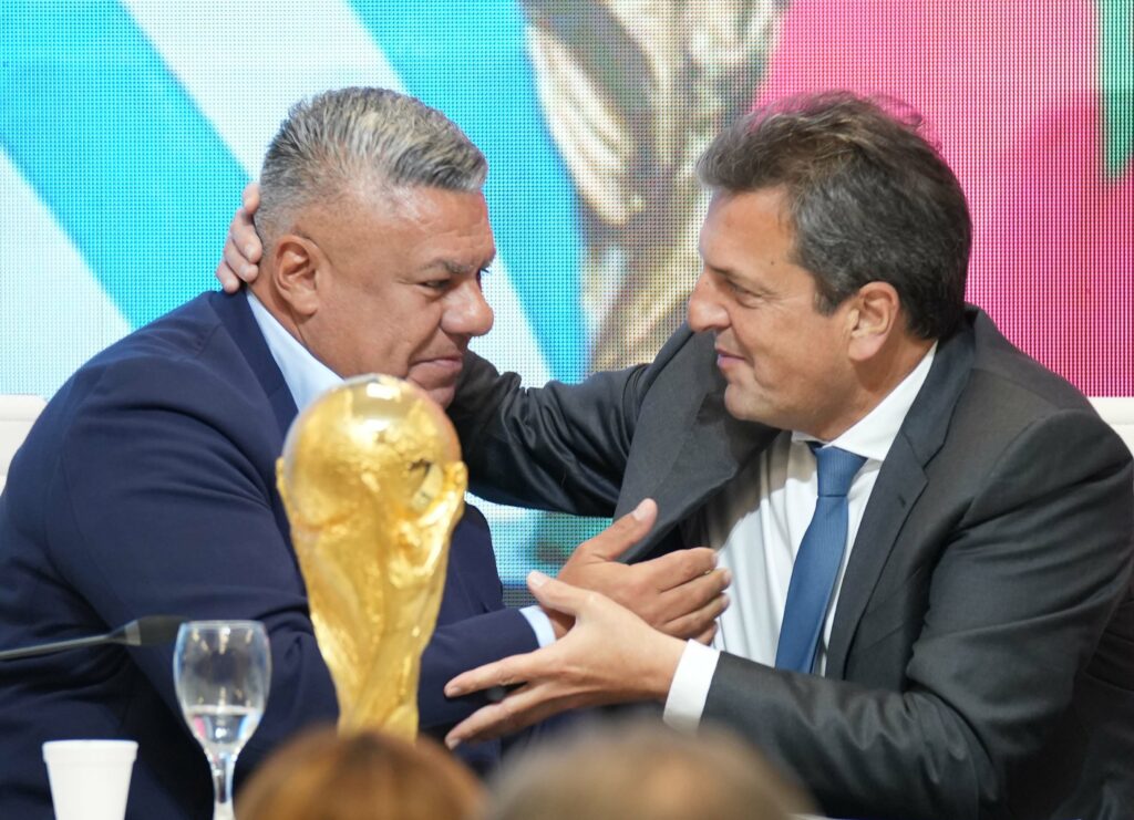 Tapia y Massa presentaron el Mundial 2030 con la sugerencia de una provincia como sede