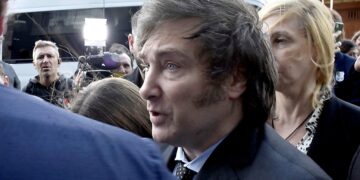 Los bancos cruzaron a Milei por su declaración sobre los plazos fijos y le exigieron «responsabilidad» a los candidatos