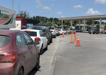 Estiman la normalización del abastecimiento de combustibles en las próximas horas