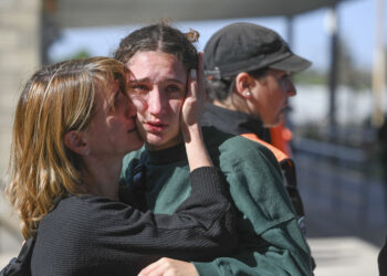 Un segundo vuelo de Aerolíneas Argentinas trajo a un nuevo grupo de repatriados de Israel