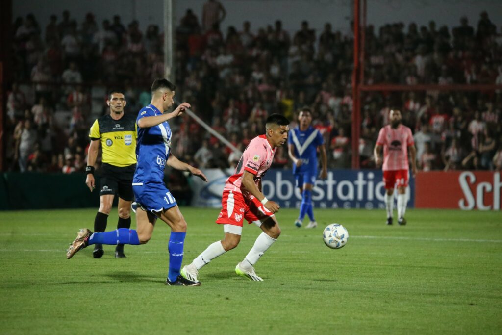 Instituto cayó ante Vélez y salió de la zona de clasificación