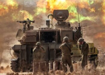 Se retrasa la orden de Israel para entrar en Gaza, donde sigue el éxodo de palestinos