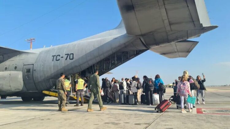 Aerolíneas Argentinas emprendió el tercer vuelo de repatriación desde Israel a Roma
