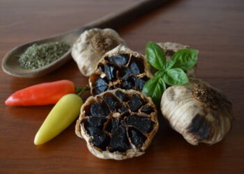 El ajo negro producido por una empresa cordobesa es cada vez más demandado por el sector gastronómico