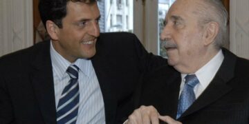 En un guiño a los radicales, Massa y Fernández se sumaron a los homenajes a Alfonsín