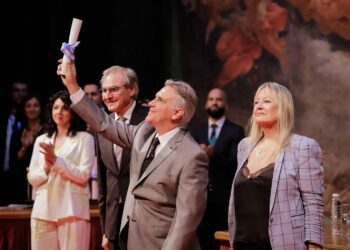 Llaryora, “honrado y emocionado” al ser proclamado gobernador electo