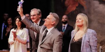 Llaryora, “honrado y emocionado” al ser proclamado gobernador electo