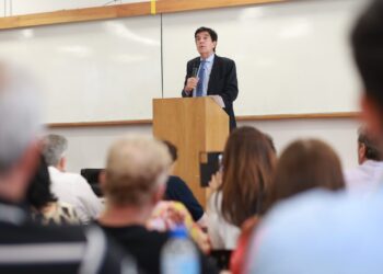 Melconian calificó de “vigilante” al ministro y candidato Massa