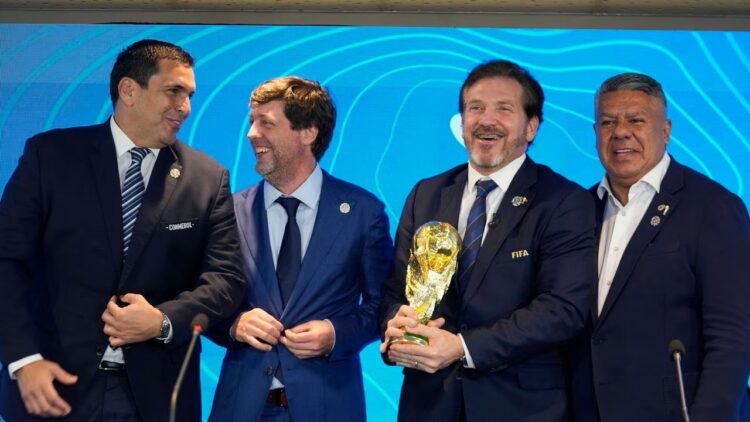 Domínguez, junto a Tapia, Alonso y Harrison en la presentación del Mundial 2030.