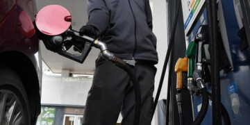 Importarán diez barcos de combustible para solucionar el faltante