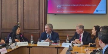 En París, Schiaretti ponderó la inversión en obra pública de la Provincia