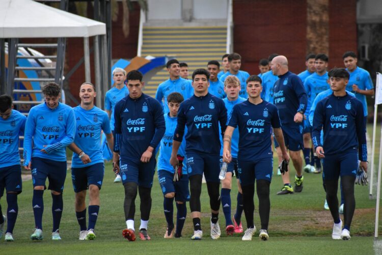 Con dos jugadores de Talleres incluidos, Diego Placente dio la lista de los convocados para el Mundial Sub 17