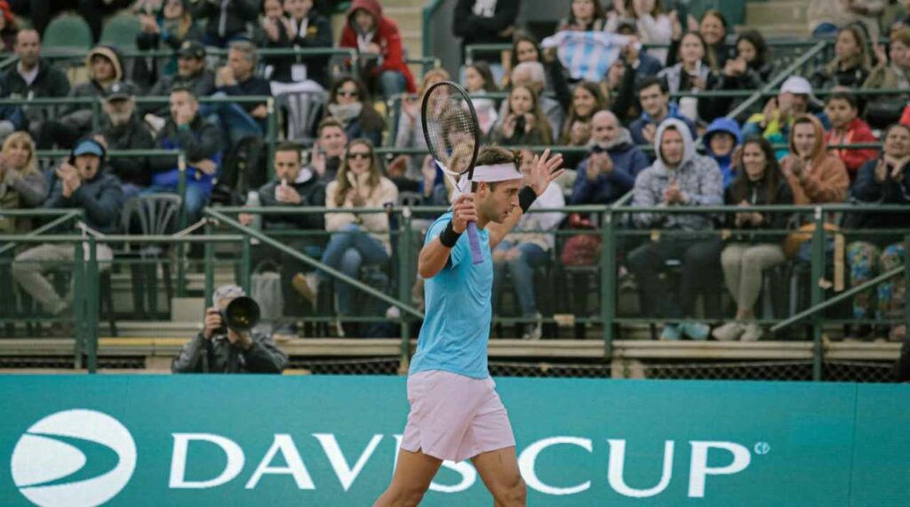 Báez y Etcheverry avanzaron en el Challenger de Basilea