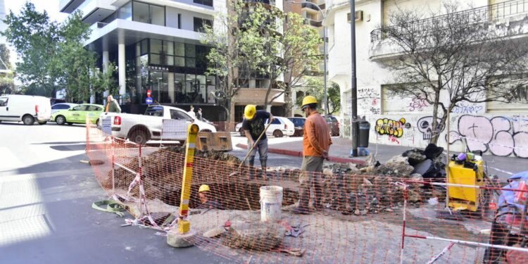Impactante cráter sorprendió a los vecinos de Nueva Córdoba