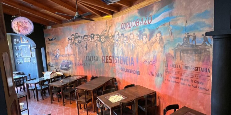 Así es el Perón Perón, el bar temático que se inaugura esta noche en Alta Córdoba