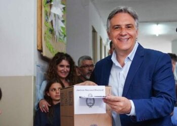 Qué dijo Llaryora al momento de votar sobre la candidatura de Schiaretti