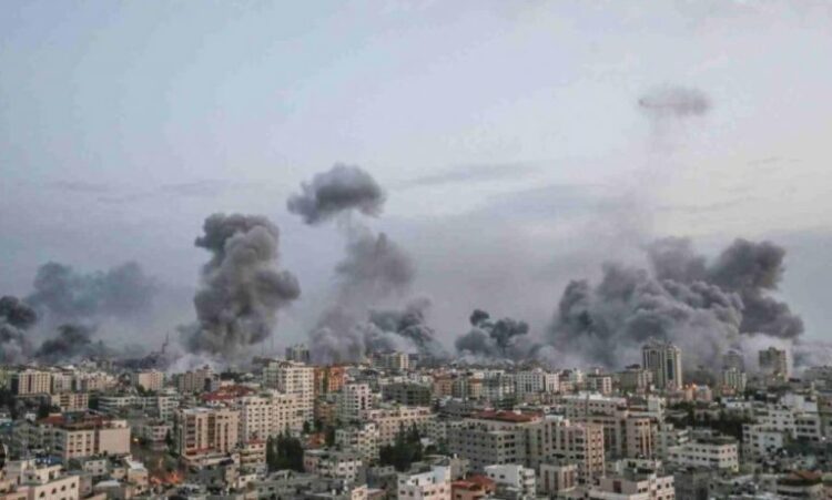 Nueva ofensiva de Israel a Gaza con bombardeos nocturnos presagia una invasión