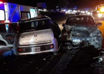 Cuatro hombres murieron y una mujer perdió su embarazo tras un choque en la ruta 5