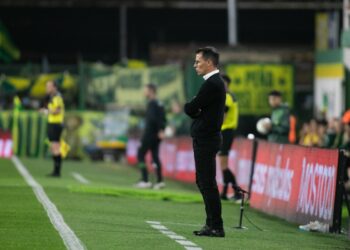 Farré repite el mismo once