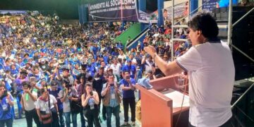 El MAS nombró candidato a Morales y expulsó a Arce
