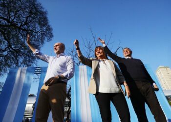 Con el apoyo de JxC, Bullrich le apunta a Massa en el sprint final