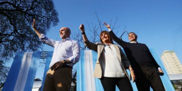 Con el apoyo de JxC, Bullrich le apunta a Massa en el sprint final