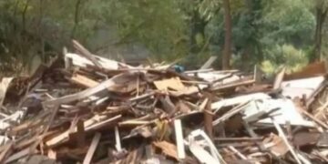 Se fue de vacaciones y una empresa demolió su casa por error