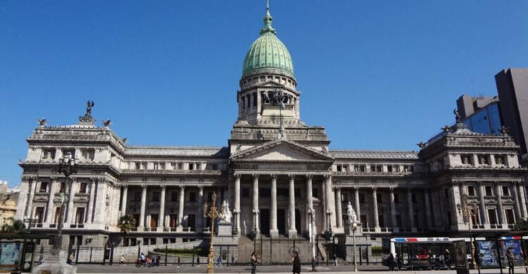 Expectativa del Gobierno por aprobar la Ley Bases el 16 de mayo