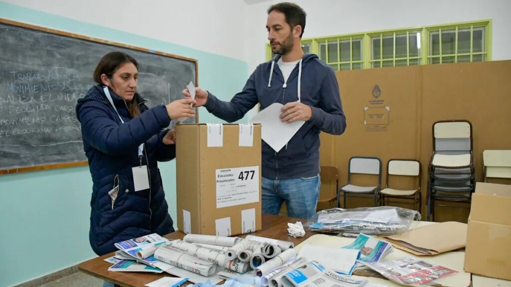 A partir de qué hora se esperan los primeros resultados de los comicios