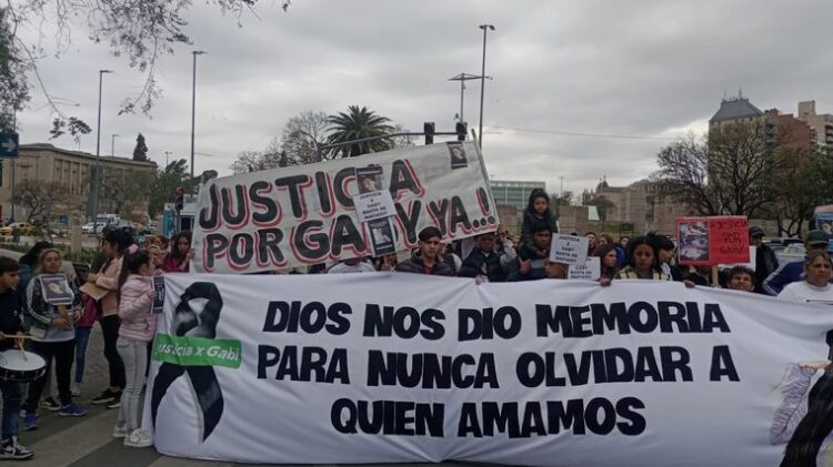 Hubo 14 allanamientos por la causa del crimen de Gabriela