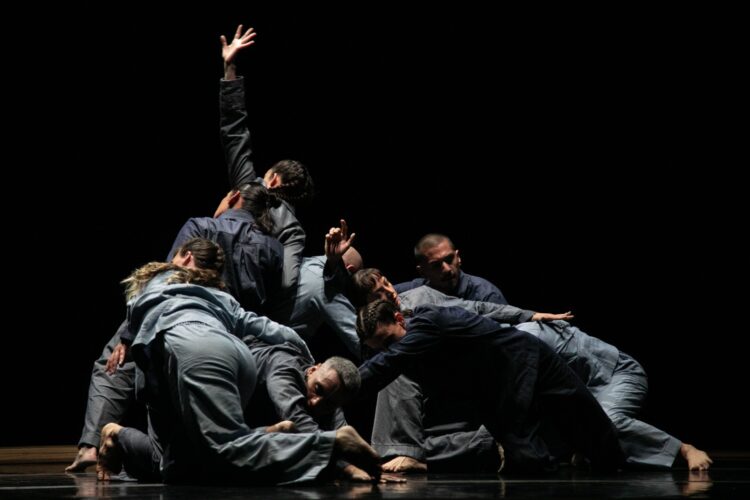 “Algo Inútil” interpretada por la Compañía Nacional de Danza Contemporánea.