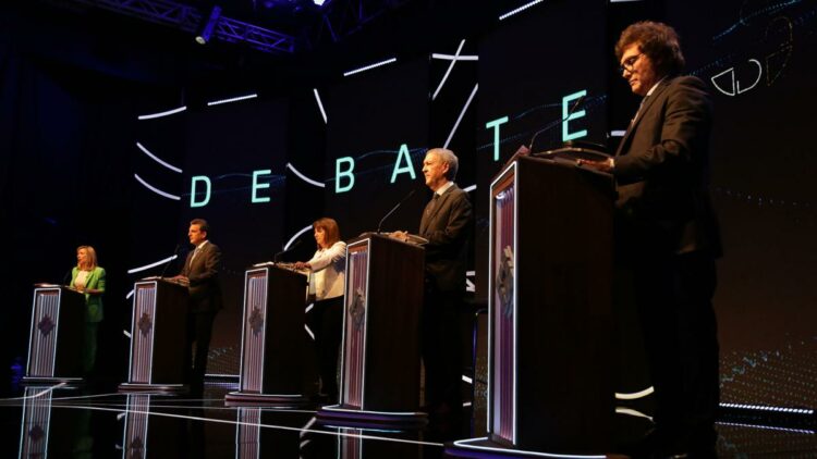 Los candidatos extendieron sus discusiones más allá del debate presidencial