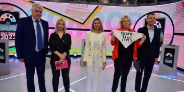 Los candidatos a diputados se cruzaron en un debate local