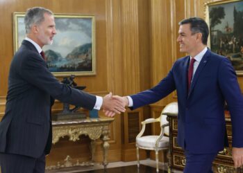 El rey de España encargó a Sánchez formar un Gobierno