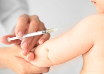 La Justicia de Córdoba ordenó a la familia de un bebé que le coloque de forma inmediata las vacunas fundamentales