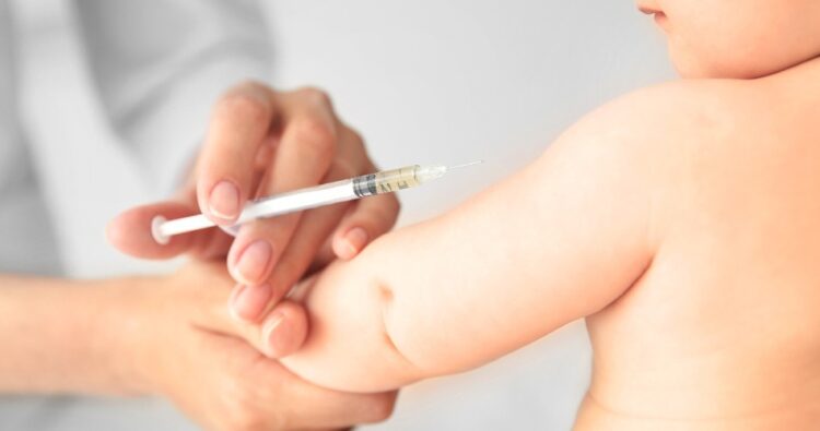 La Justicia de Córdoba ordenó a la familia de un bebé que le coloque de forma inmediata las vacunas fundamentales