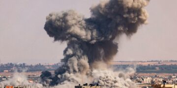Siguen los ataques y palestinos esperan por ayuda humanitaria
