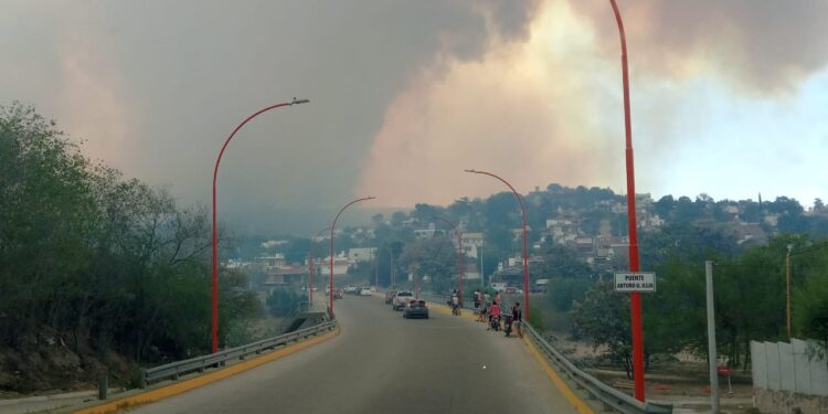 En imágenes, así es la dramática situación del fuego en Córdoba